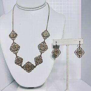 Gold Tone Filigree Bib Necklace & Pierced Earrings Set (5692)